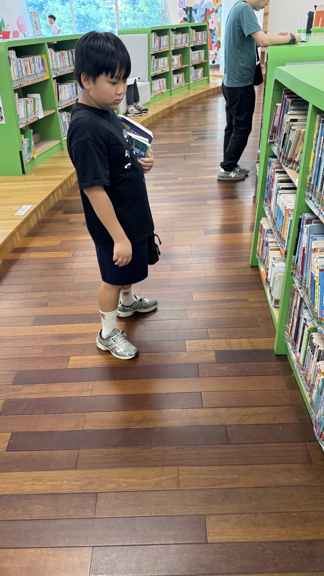 國資圖借書去！